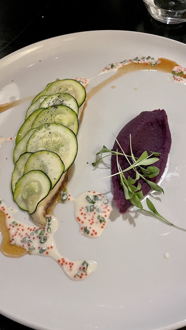Plato con pepino y remolacha — Ajuala