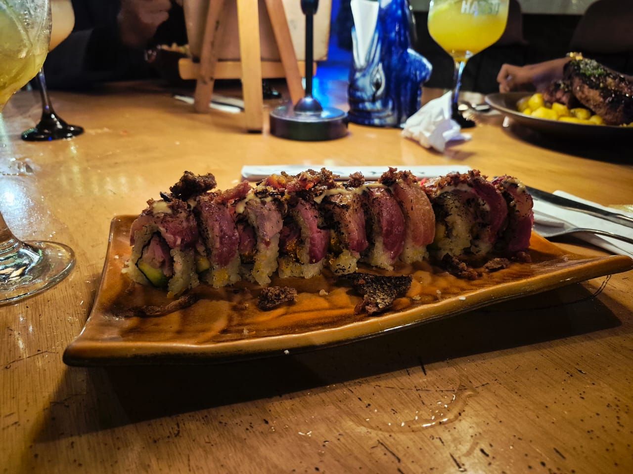 Roll con carne sellada — Amazónica