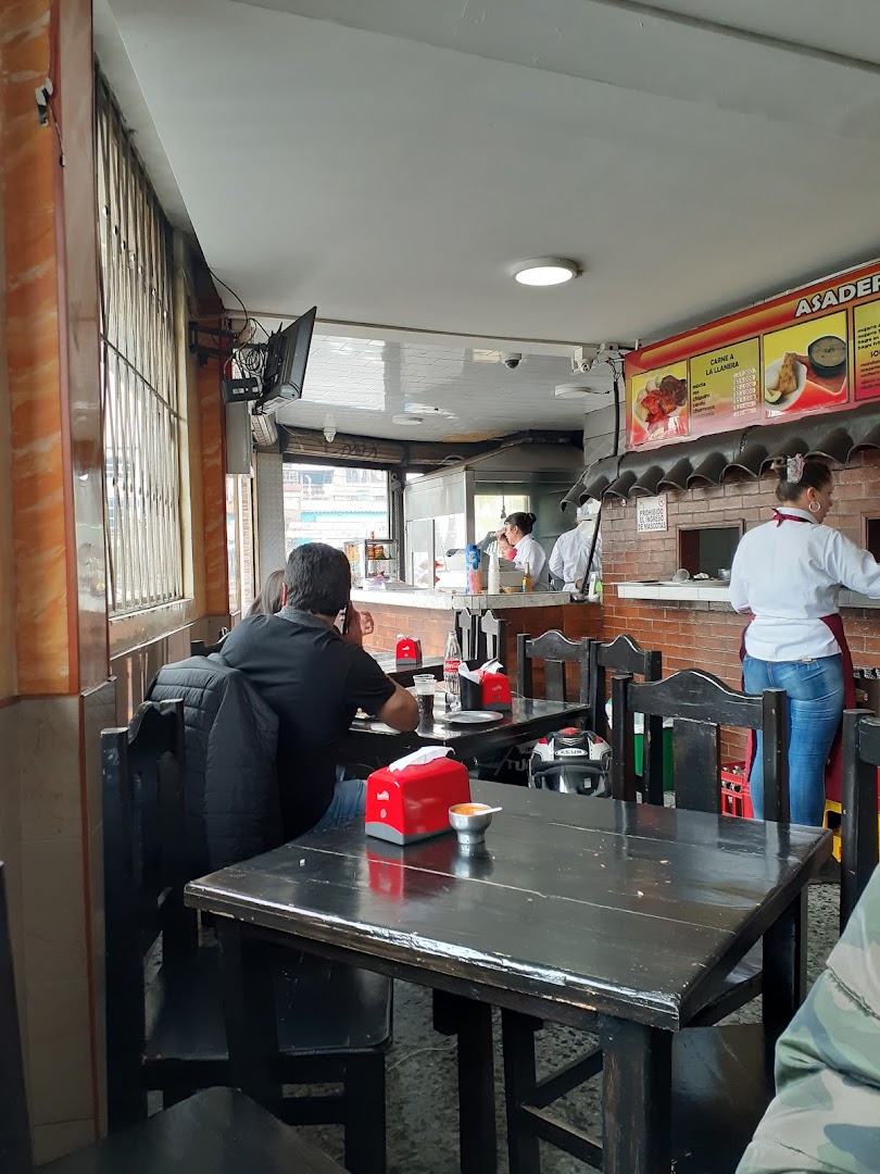 Mostrador del asadero — Asadero de Carnes Don Jose