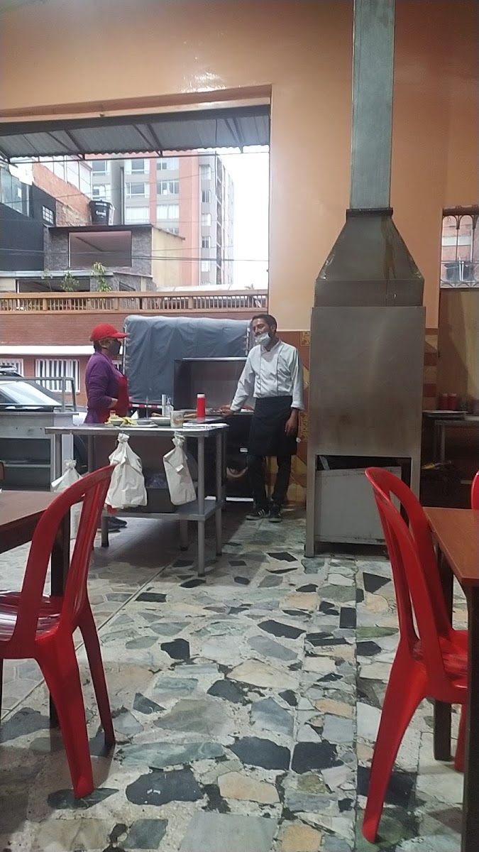 Salón y asador — Asadero De Carnes El Rodeo