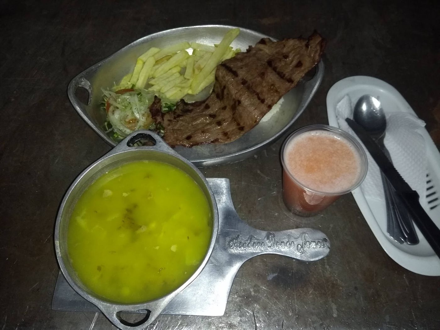 Carne asada, sopa y jugo — Asadero Donde James
