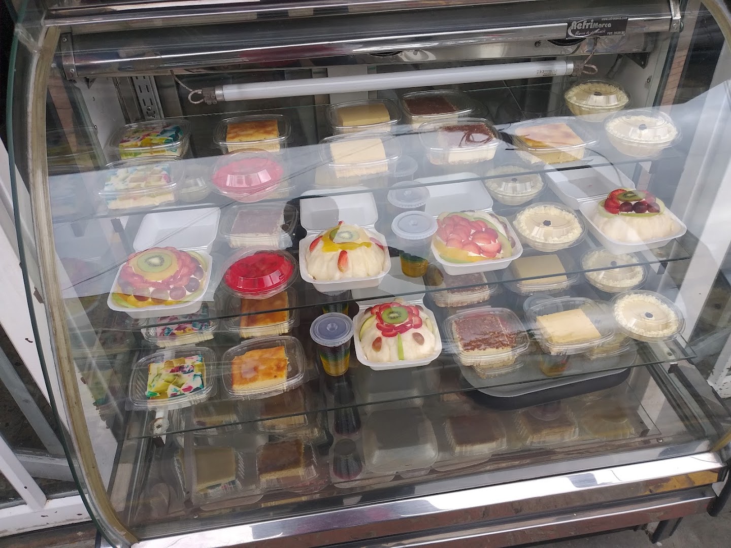 Vitrina de postres — ASADERO EL GRAN RODEO PARRILLA