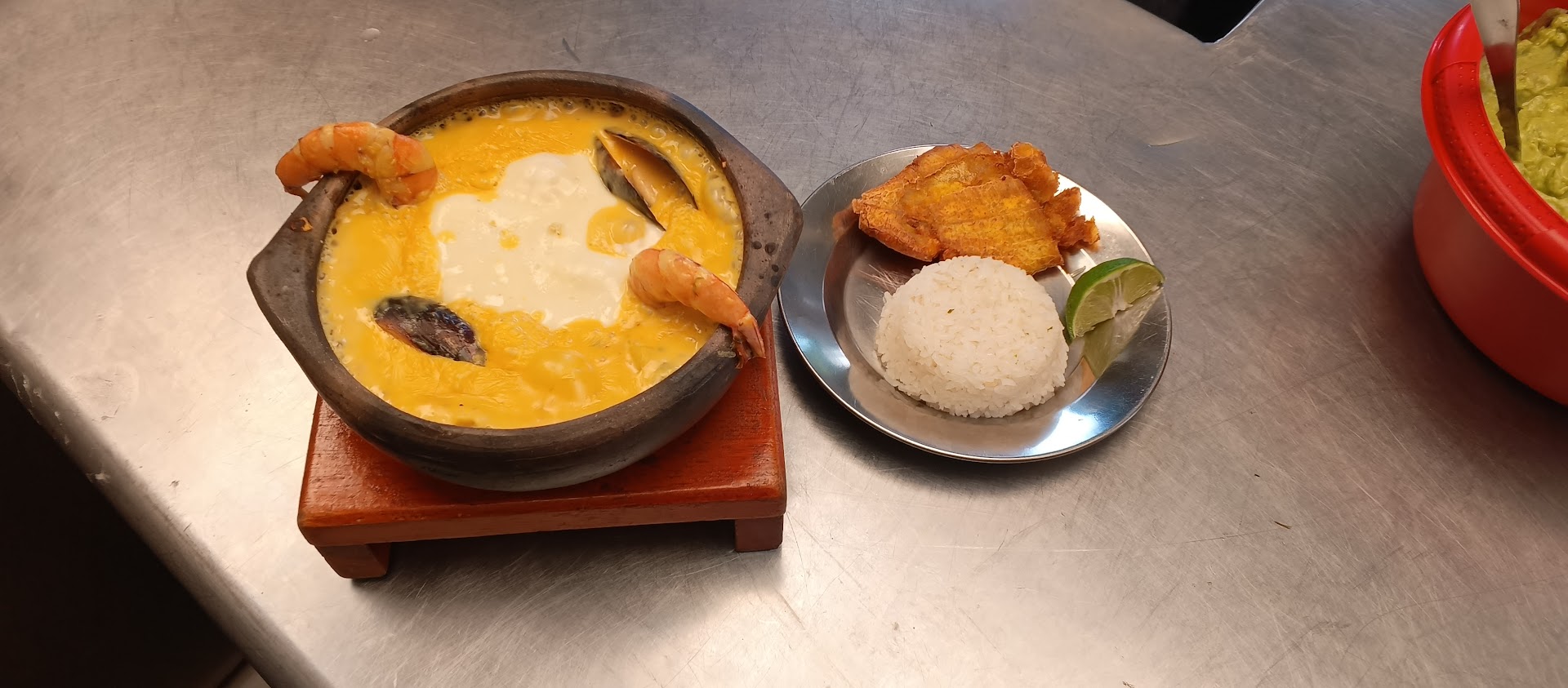 Sopa con arepa en Asadero El Vaquero del Llanoo