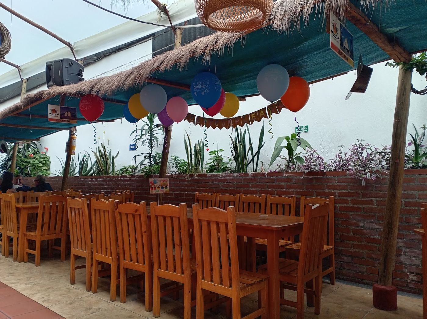 Salón bajo techo de palma — ASADERO LA CAMPECHANA