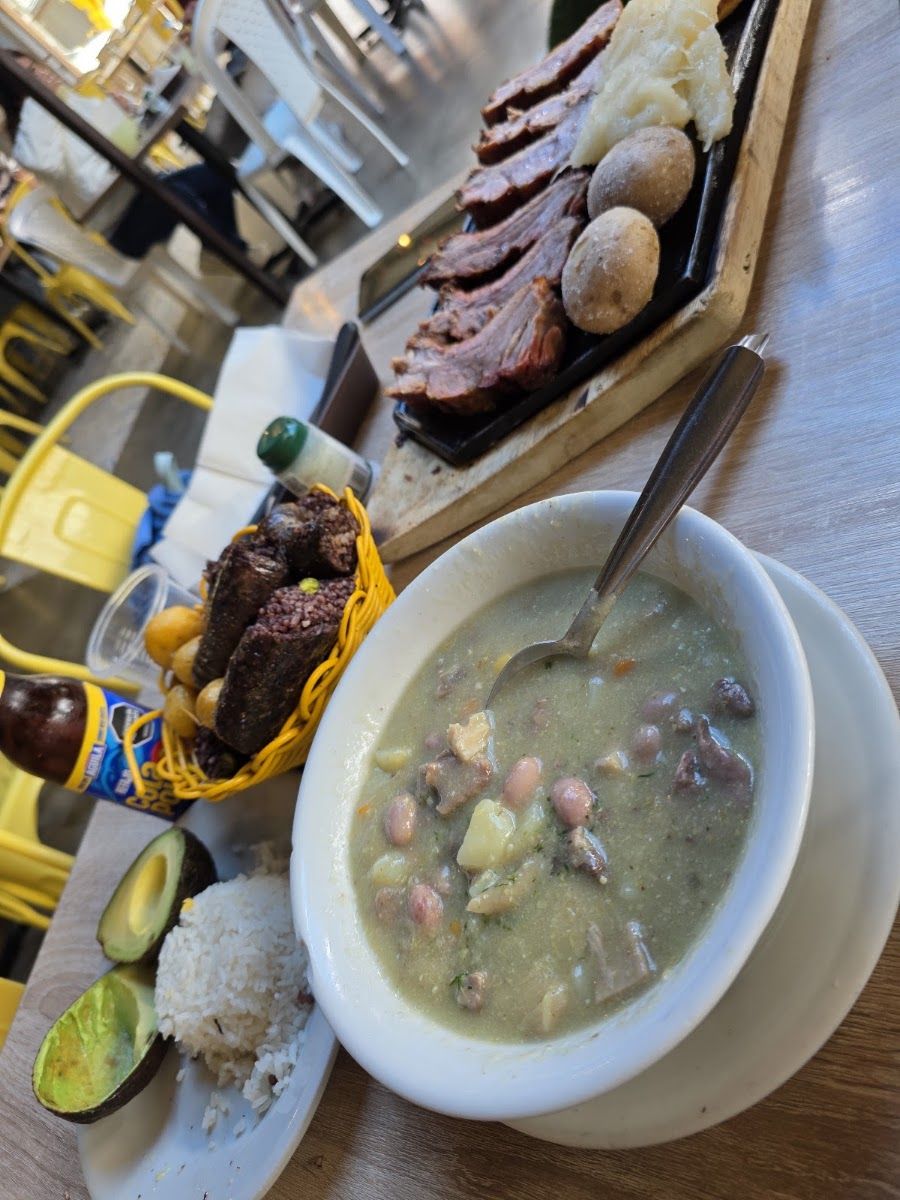 Sopa y parrilla — Asadero La Gran Cabaña
