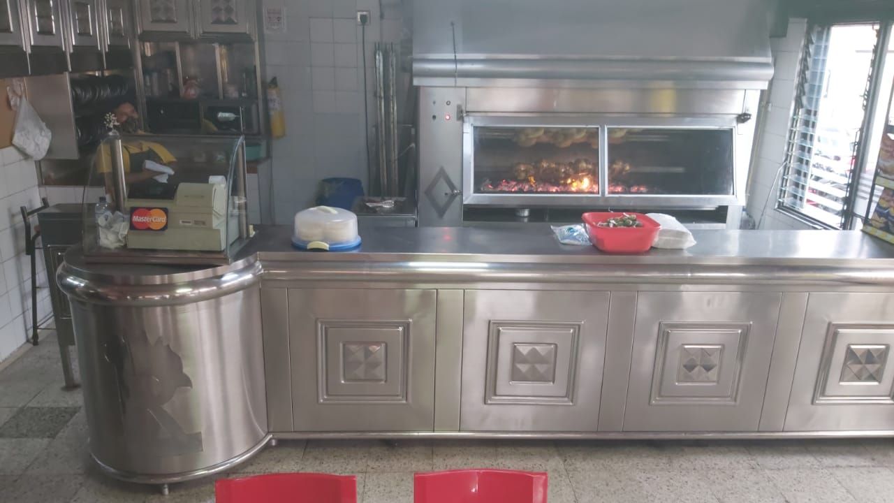 Asador a la vista — Asadero Roque