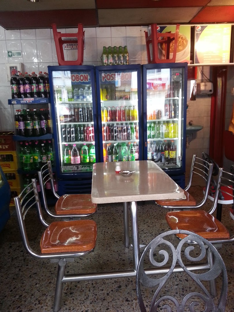 Mesas del restaurante — Asadero Saborico