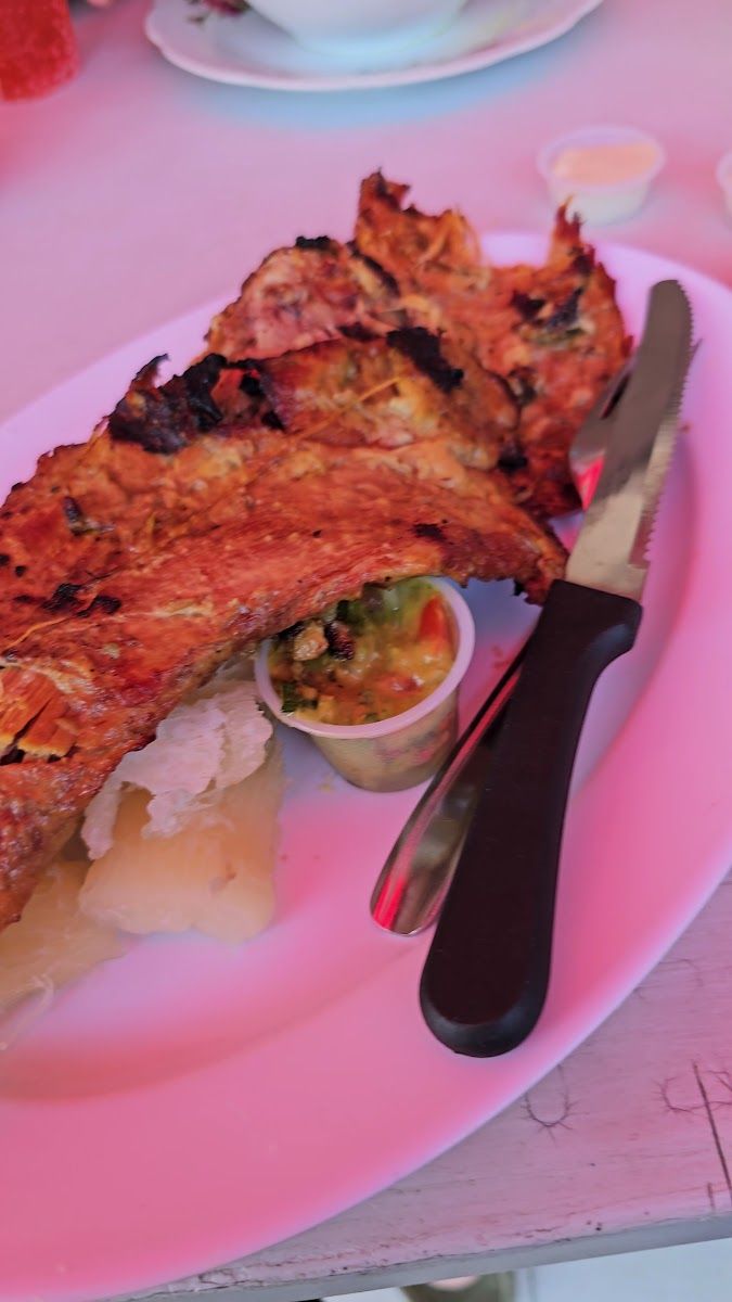 Asado con salsa — Asadero y Estadero El Punto Rojo