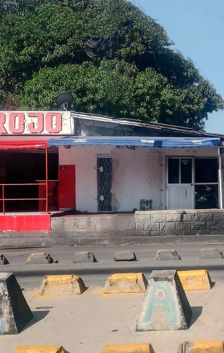 Fachada del asadero — Asadero y Estadero El Punto Rojo