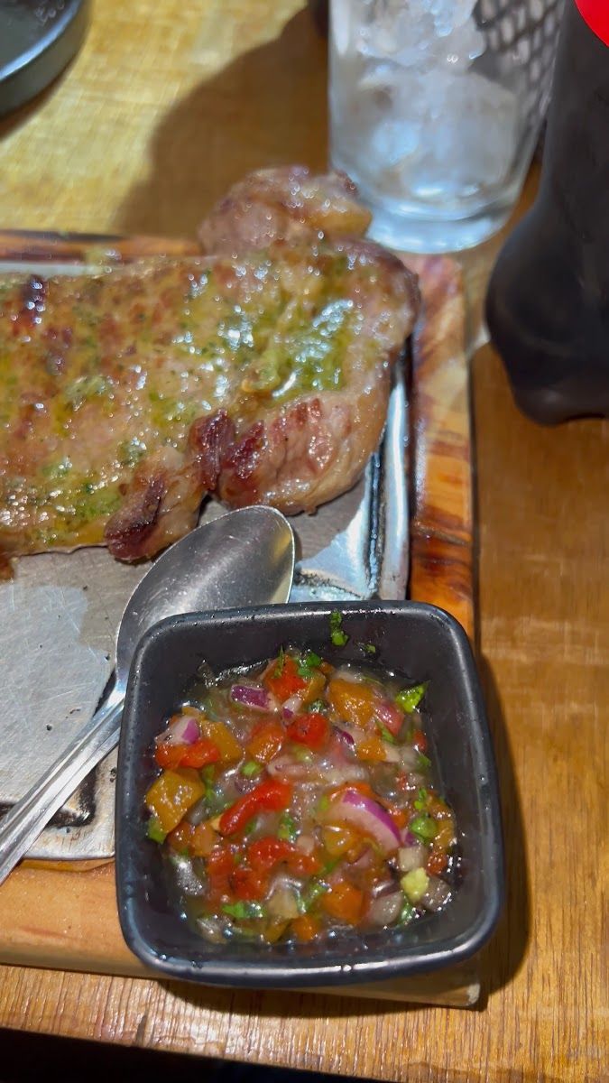 Carne con pico de gallo — Banquete tradicional Colombiano