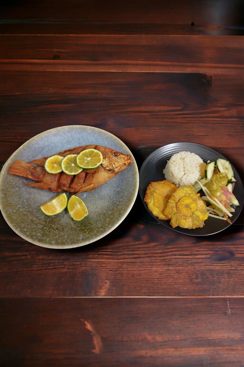 Pescado con limón — Banquete tradicional Colombiano