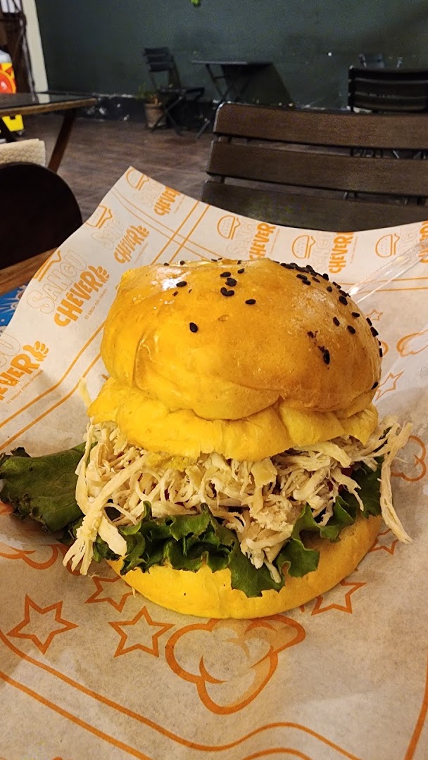 Sándwich de pollo en BarriosChicken Polleria