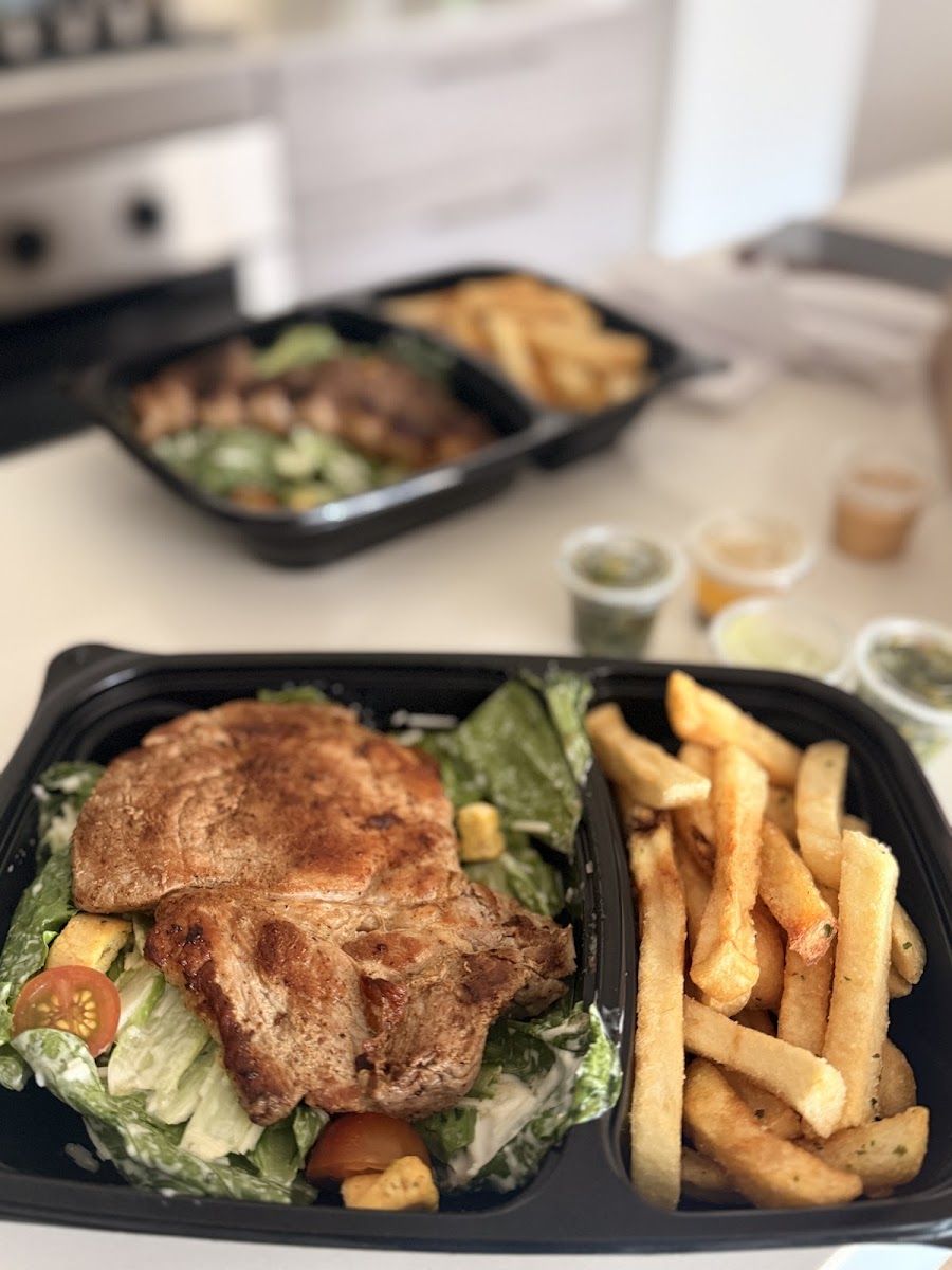 Pollo con papas para llevar — Bendito Sazon