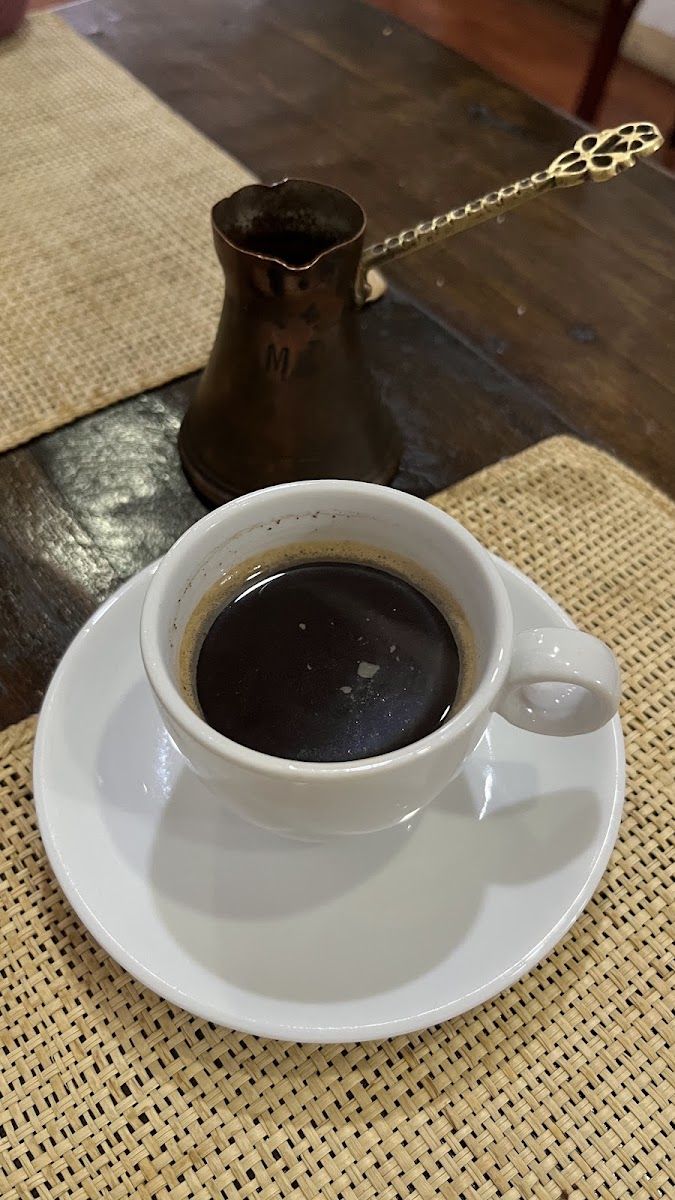 Café con su cafetera — Beograd-Belgrado Restaurante Serbio