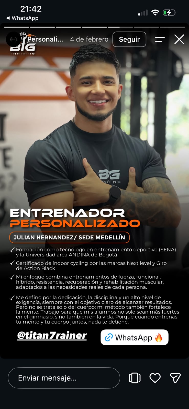 Entrenador de Big Training en la zona de entrenamiento funcional