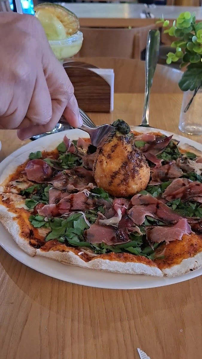 Pizza para compartir — Botero's Barranquilla