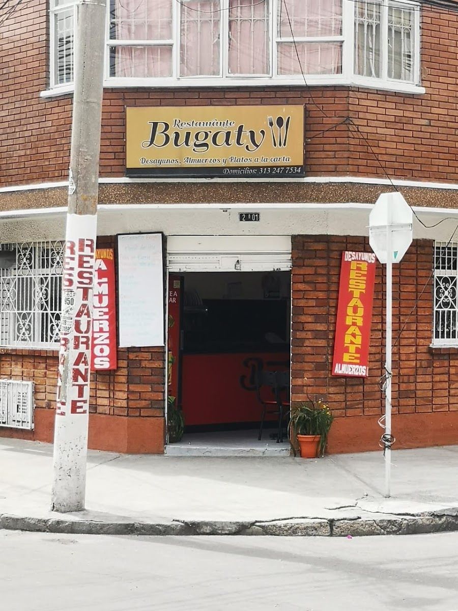 Fachada de ladrillo — Bugaty