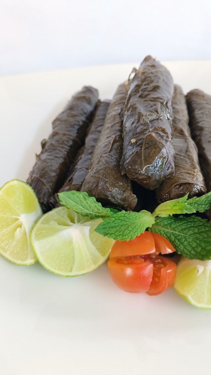 Hojas de parra con limón — Casa Jharikanda