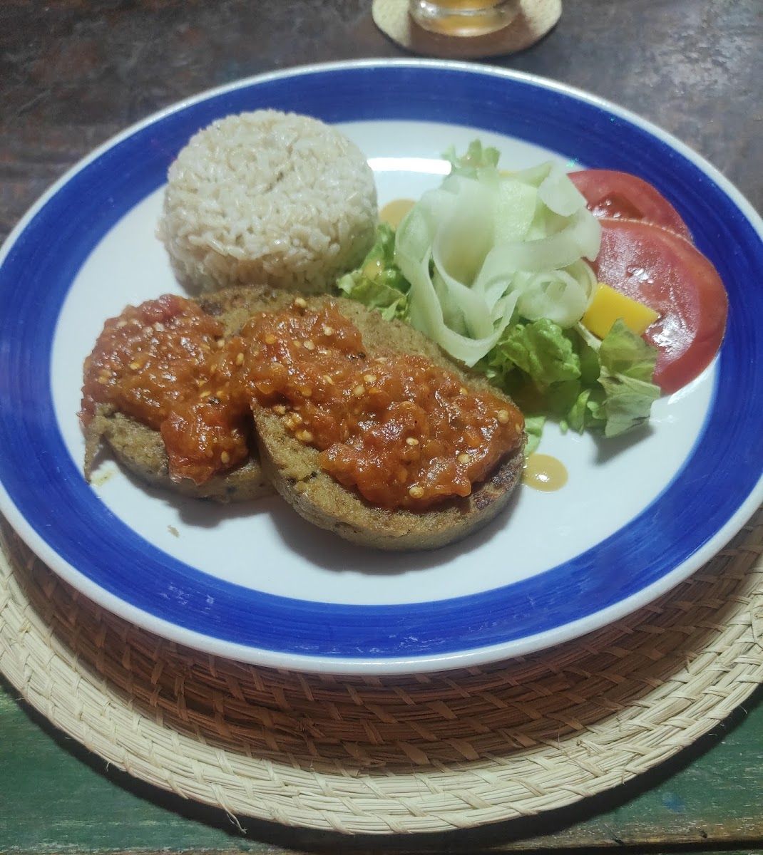 Ensaladas frescas en Casa Jharikanda