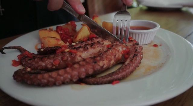 Pulpo con papas — Casa Mencía