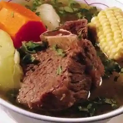 Sancocho con carne y mazorca — Cayena Comida Rápida y tipica