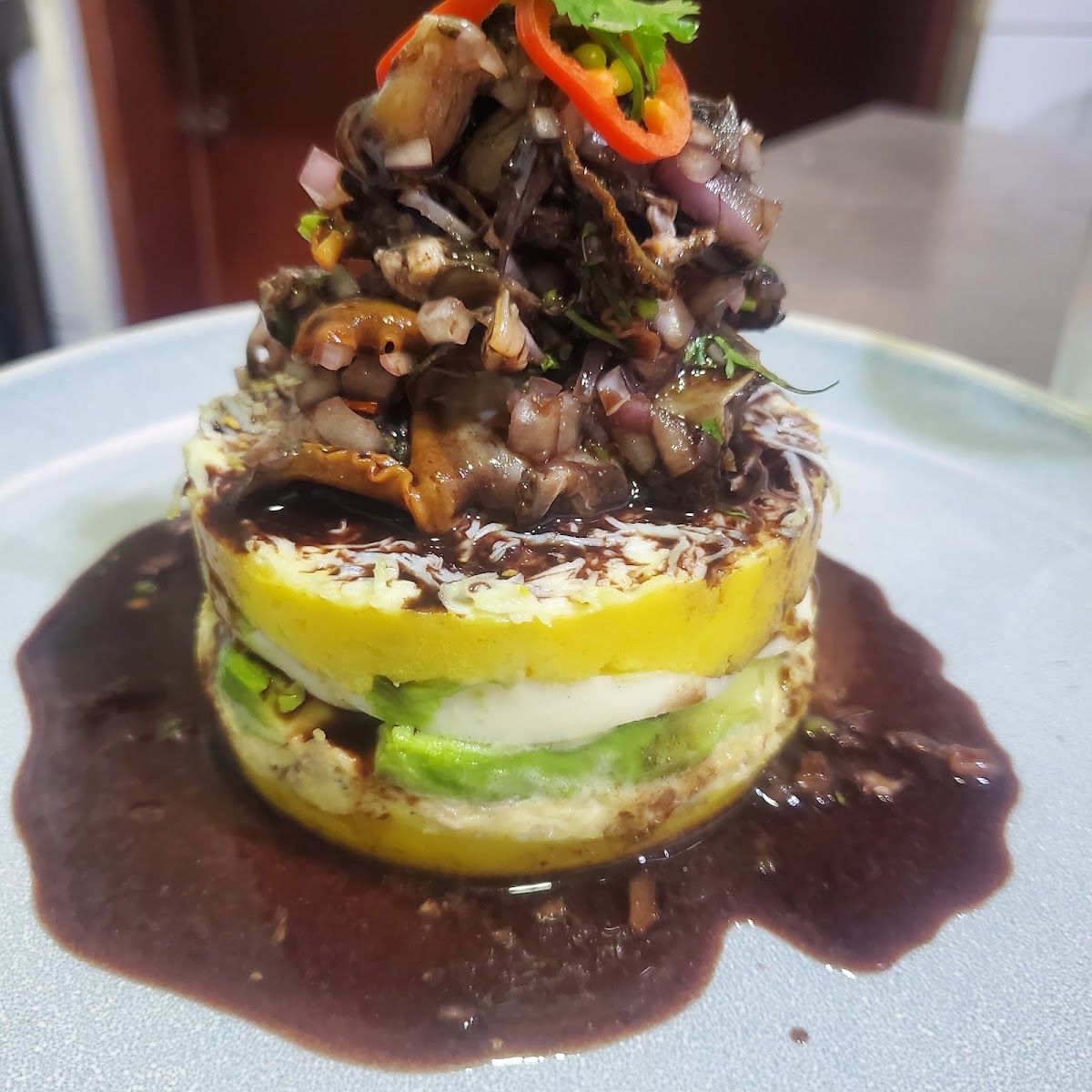 Causa en torre — Cev. Muelle Dorado y sus Conchas Negras