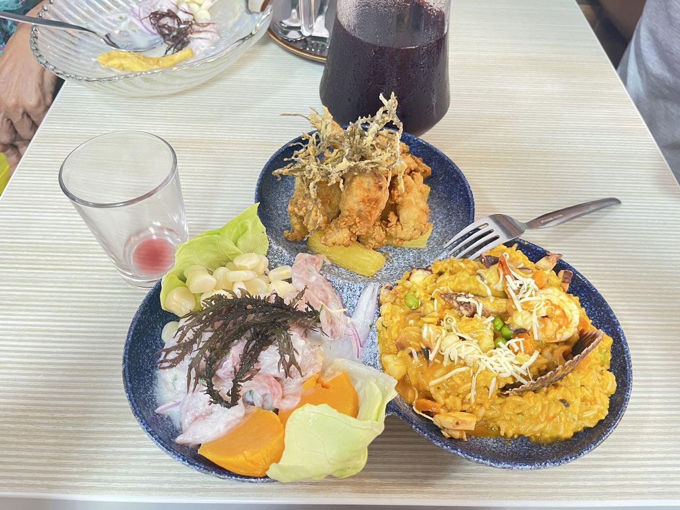Ceviche, arroz y chicharrón — Cevicheria Pica Y Pasa