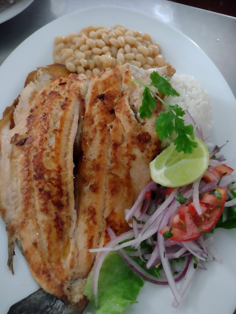 Pescado a la plancha — Cevichería Restaurante La Isla Del Tiburón