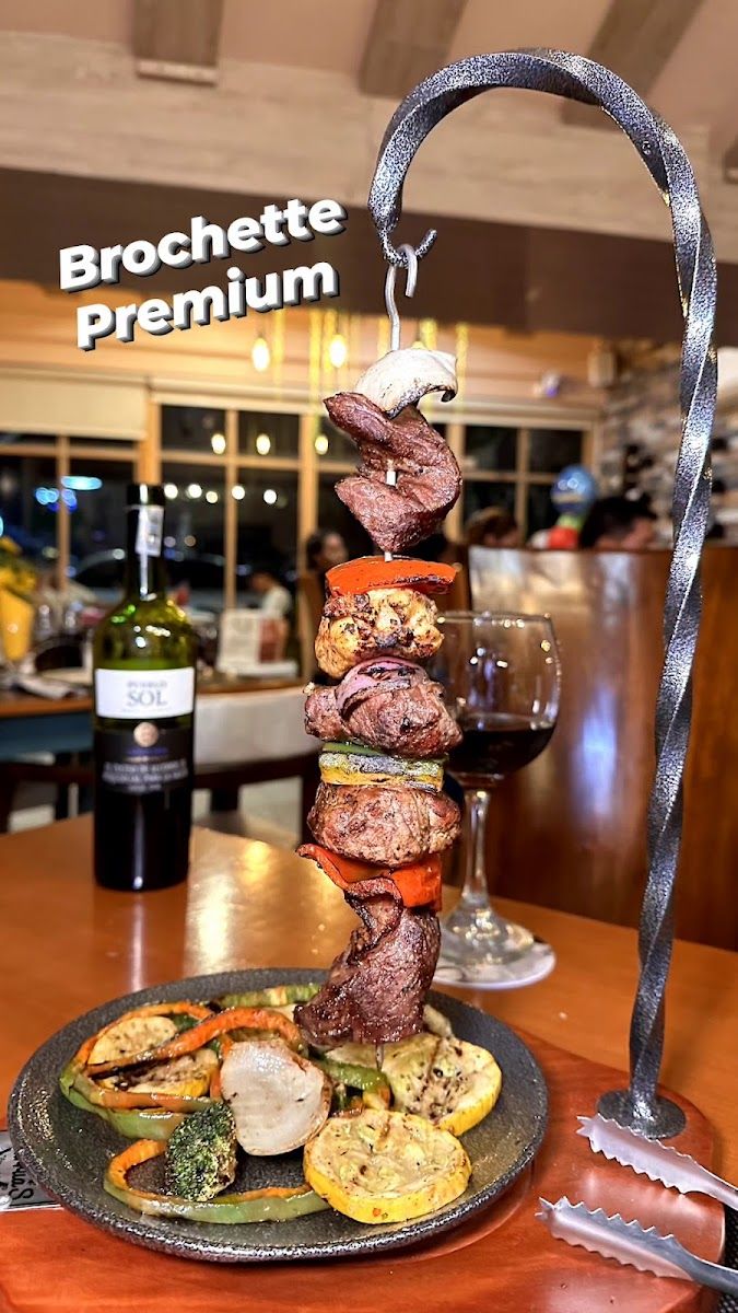 Brocheta con vegetales asados — Charrua’s Parrilla
