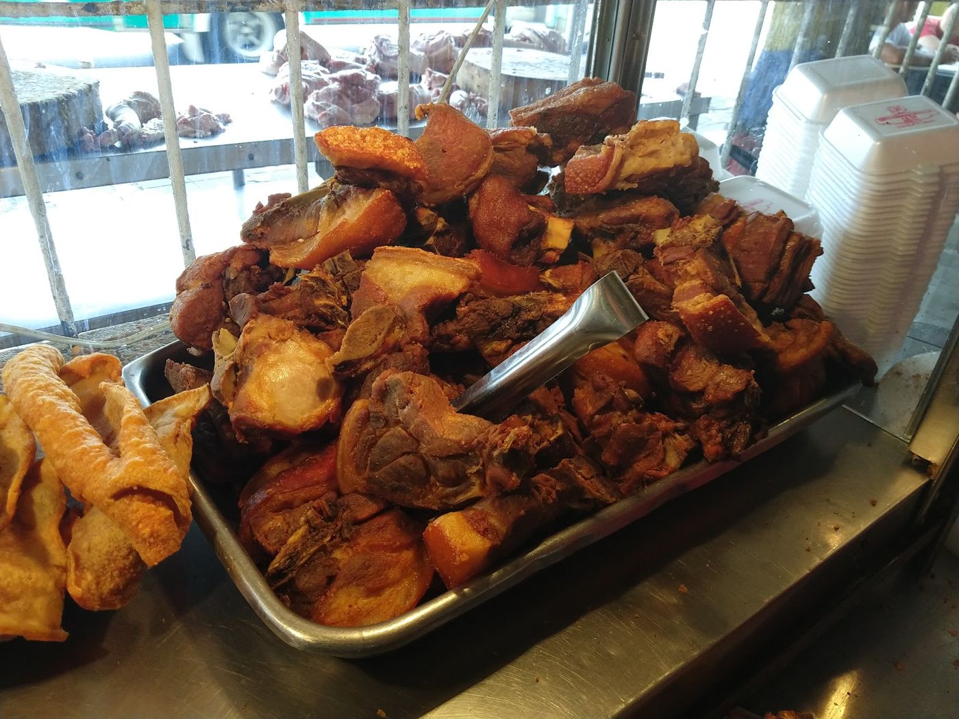 Bandeja recién salida — Chicharones Murillo La 19