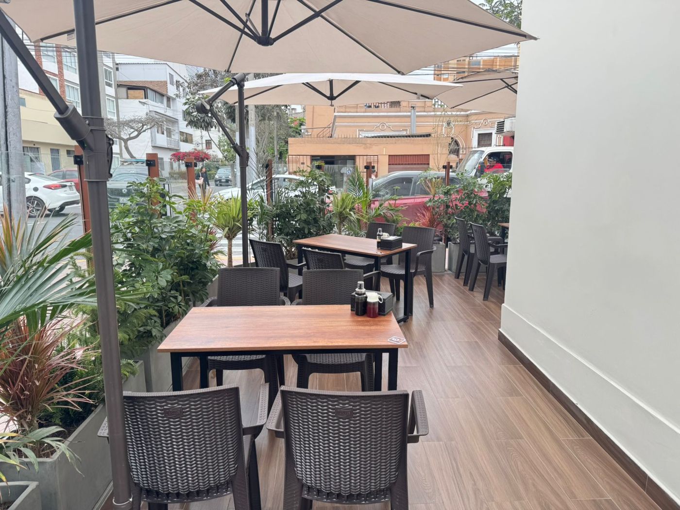 Terraza iluminada en CHIFA ASIA