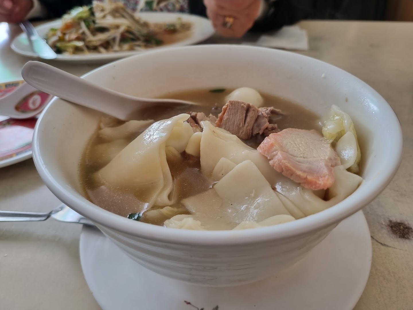 Sopa wantán — Chifa Comidas Wong