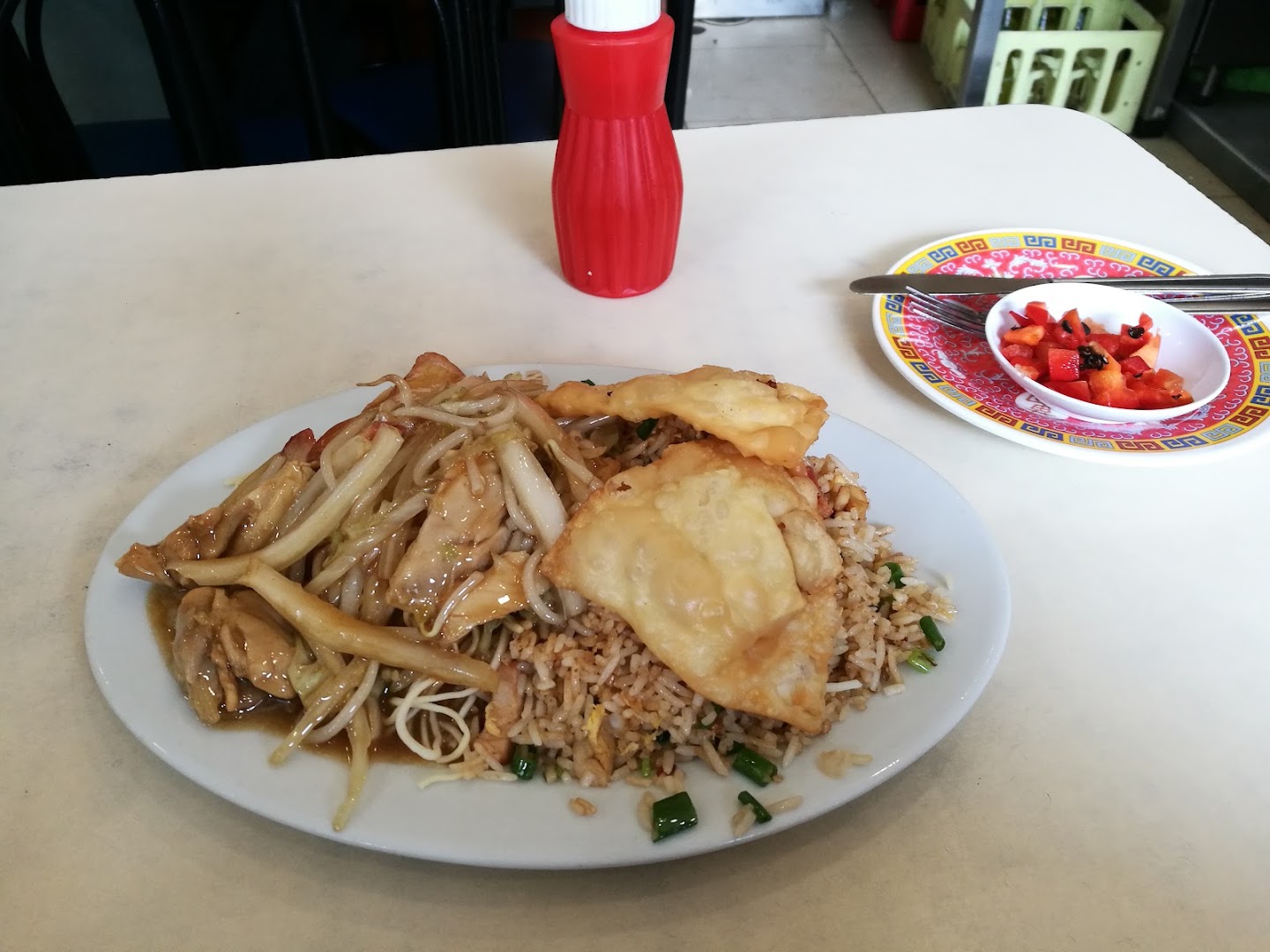 Tallarín saltado — Chifa Comidas Wong