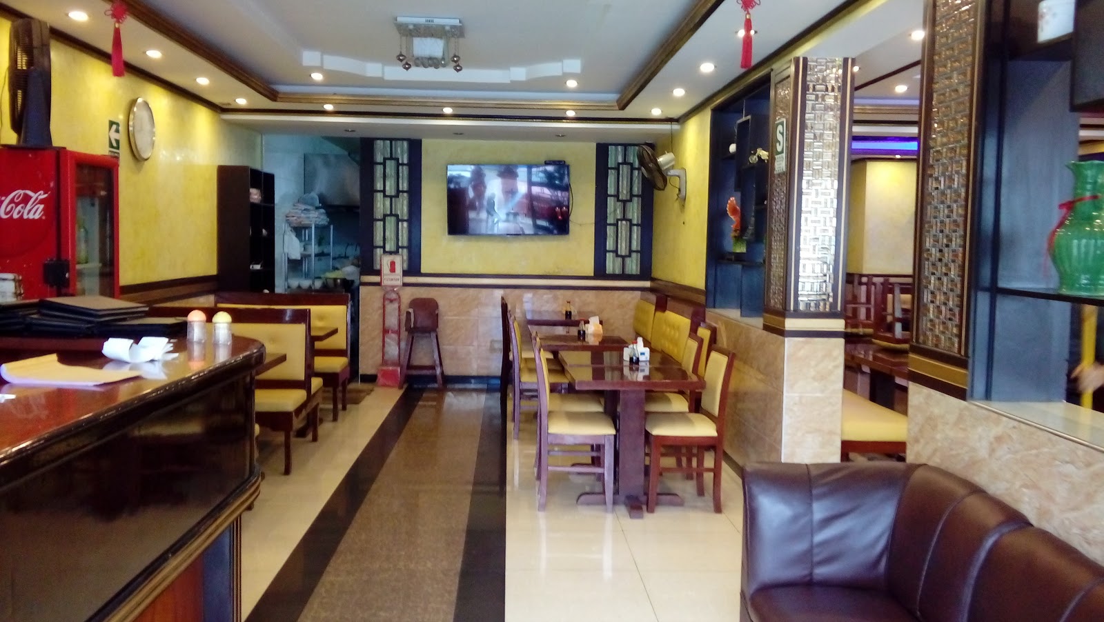 Interior del local — Chifa Cosecha