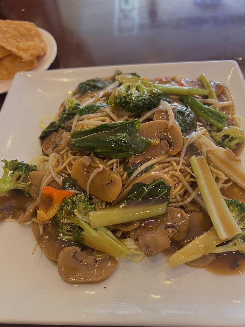 Tallarín con champiñones — Chifa Cosecha