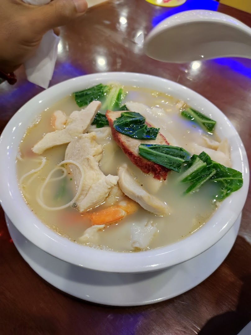 Sopa con pollo y verduras — Chifa Cosecha