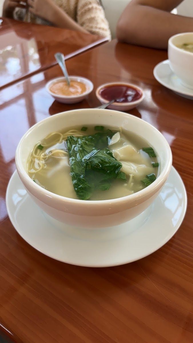 Sopa wantán — Chifa Hong Yi
