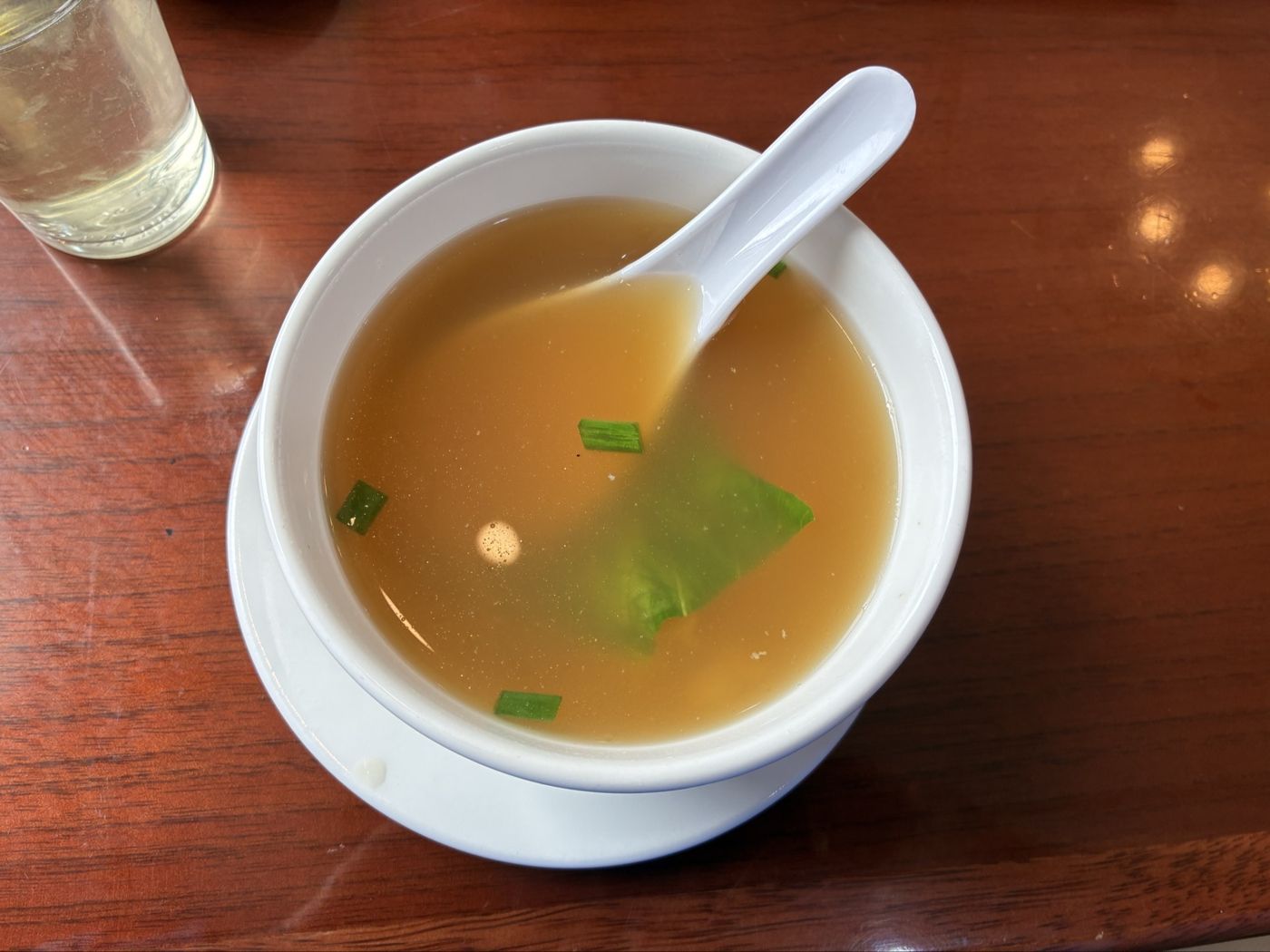 Sopa con cebollita — Chifa Hong Yi