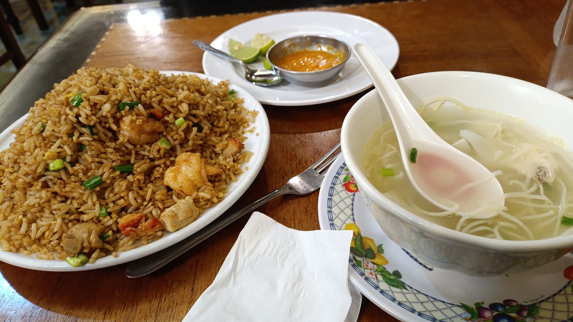 Combo chaufa con sopa — Chifa Long Sen