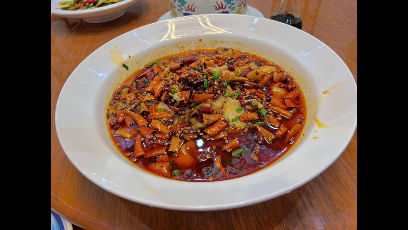 Plato en aceite de chile — Chifa Mister Li