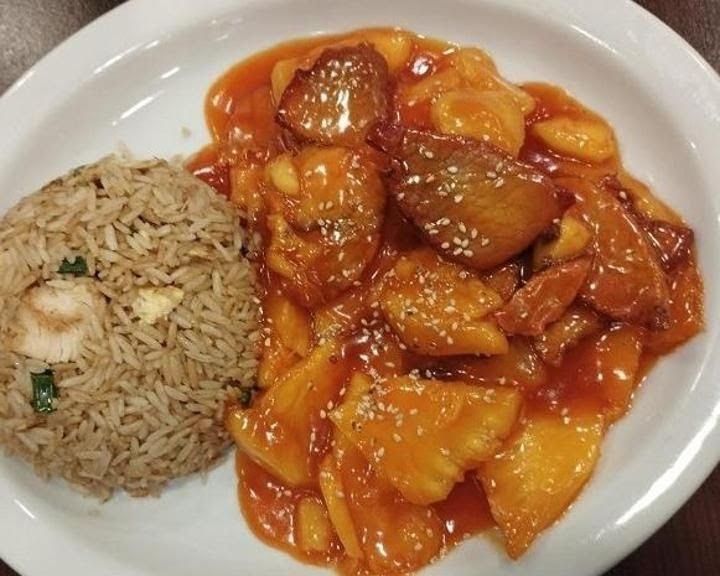Pollo en salsa con chaufa — Chifa ñufun