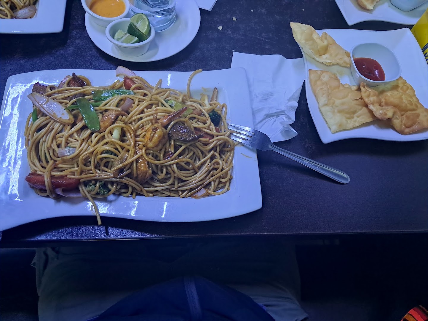 Chaufa con rollitos primavera — Chifa Taypa II - Av. Petit Thouars 1767