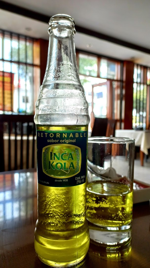 Inca Kola bien fría — Chifa Toronto