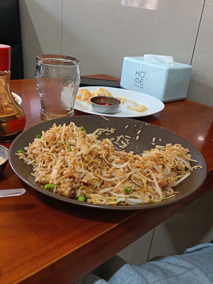 Tallarines en mesa — Chifa yu cheng