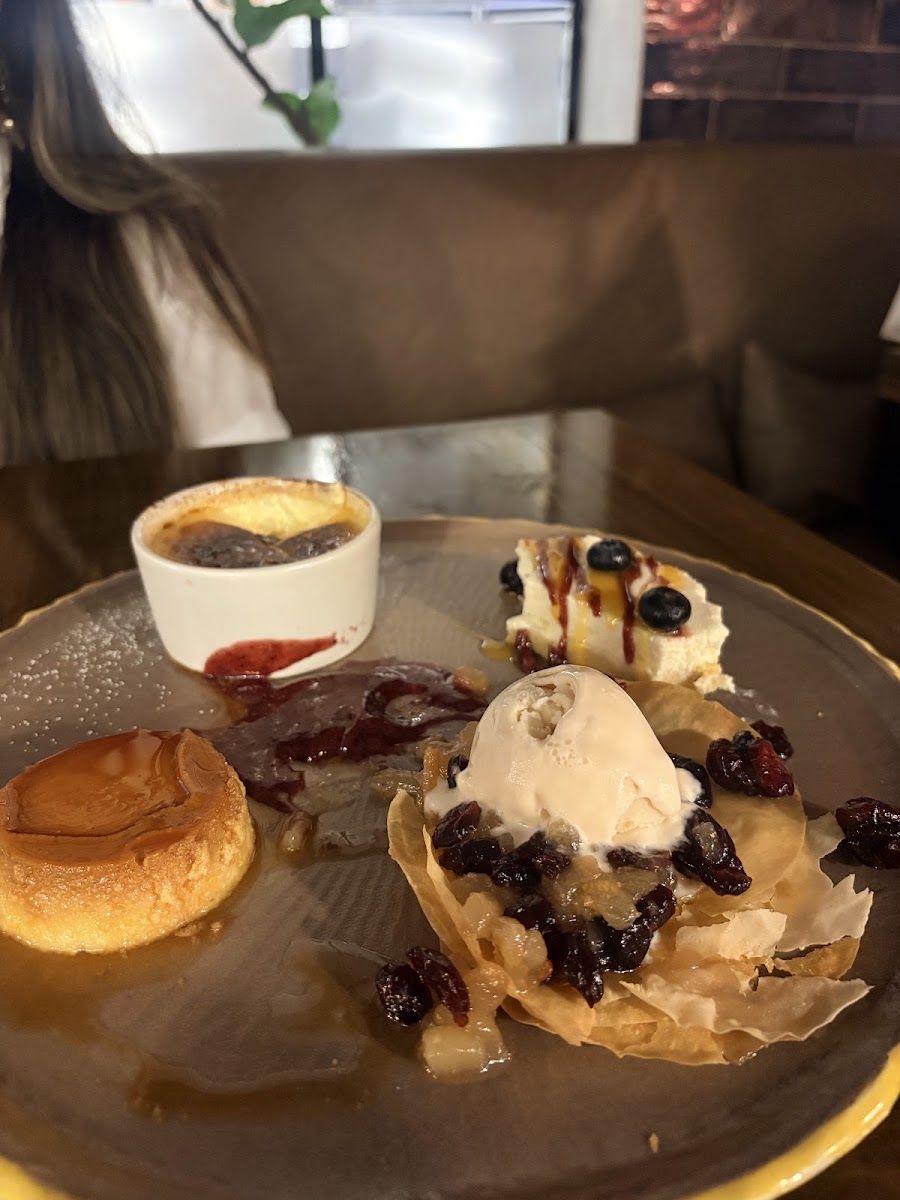 Postres de la casa — Cortés