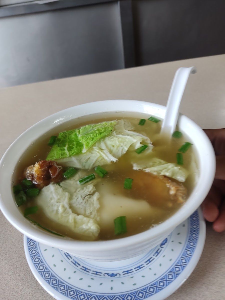 Sopa wantan — Don Victorio Chifa Lince