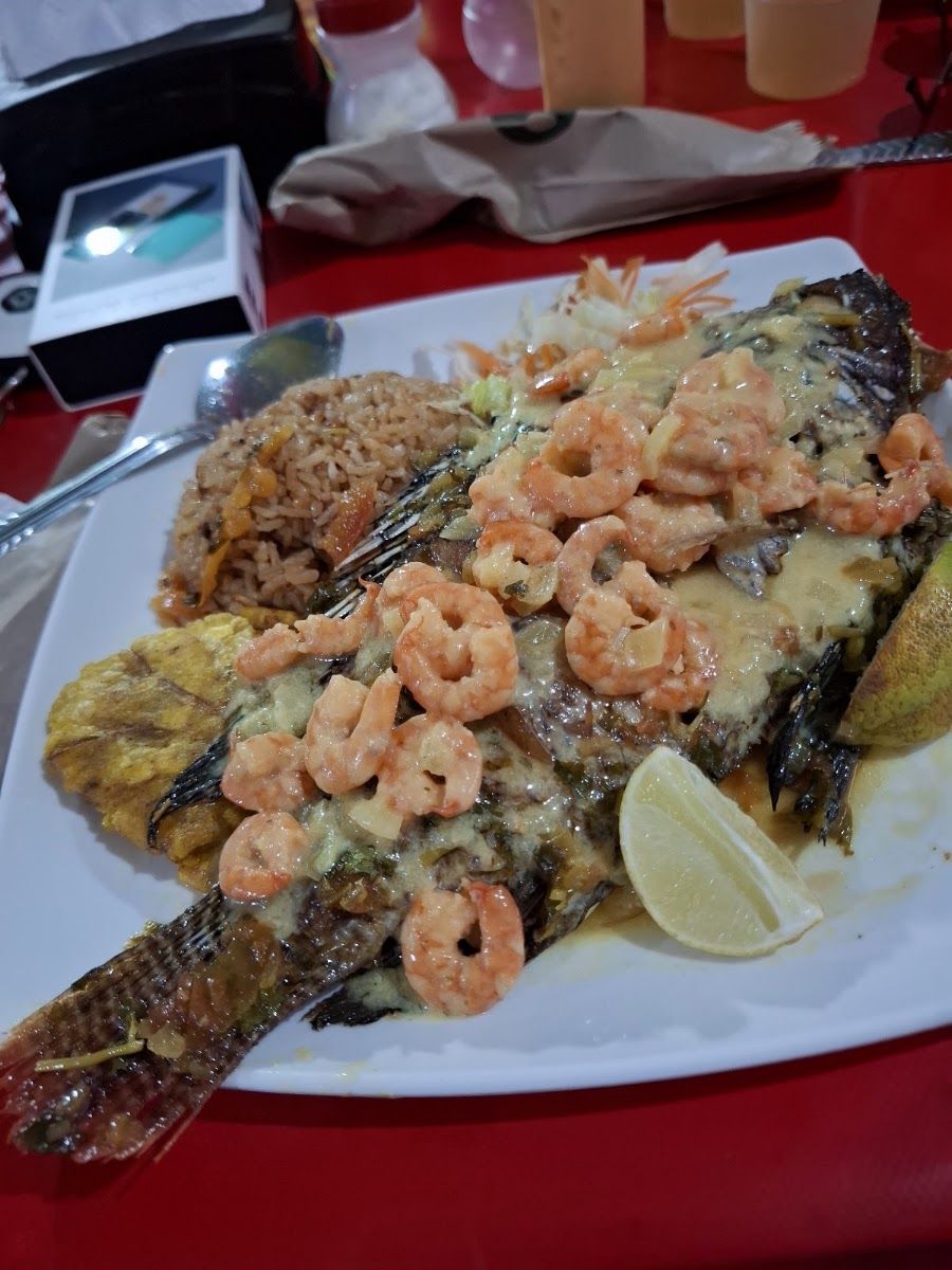 Pescado con camarones — DONDE MILE