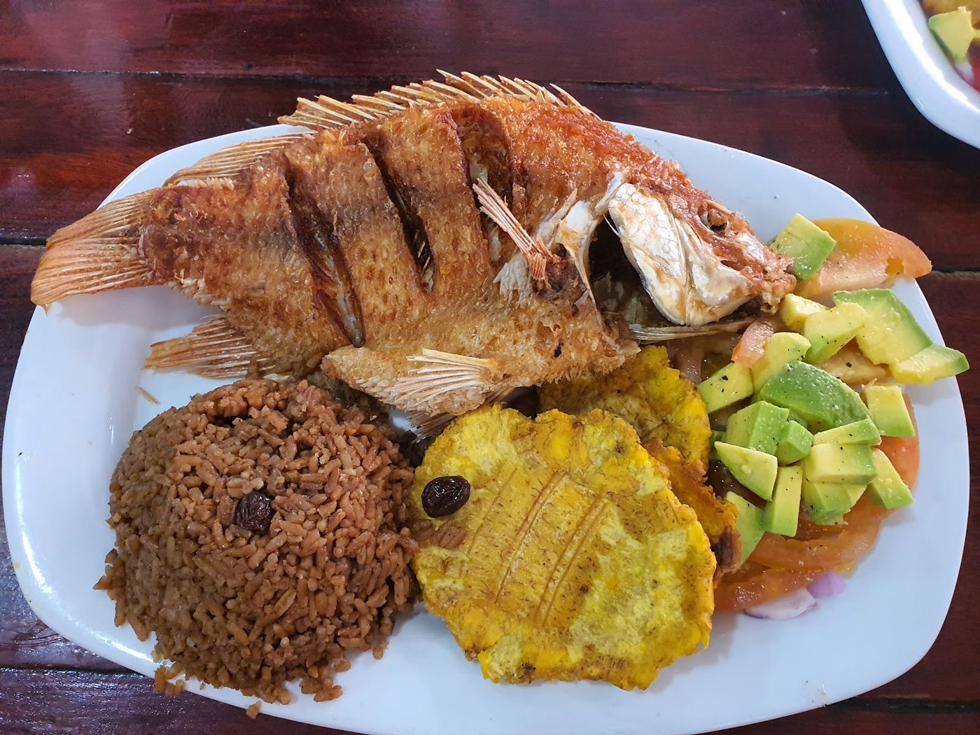 Mojarra con arroz y patacón — El Arriero Restaurante Antioqueño