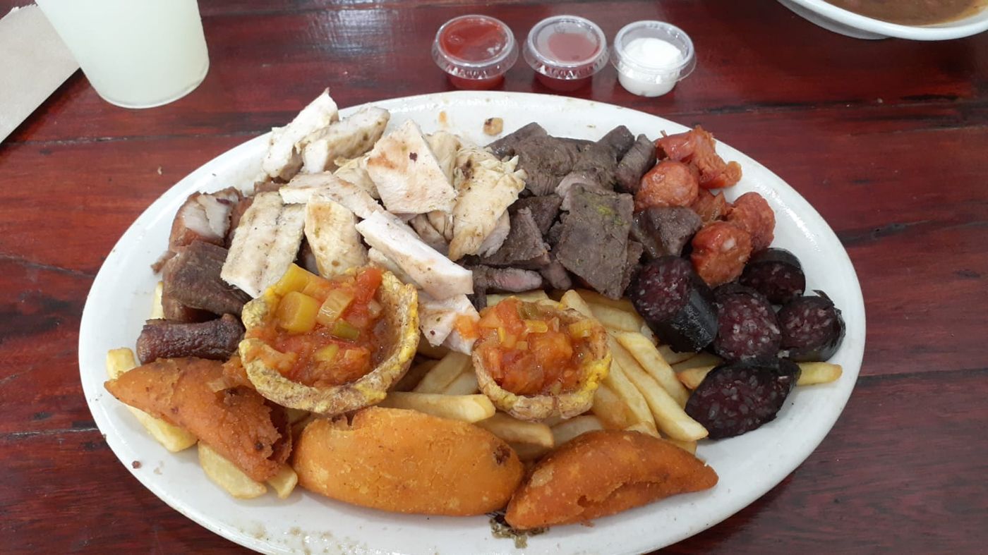 Picada para compartir — El Arriero Restaurante Antioqueño