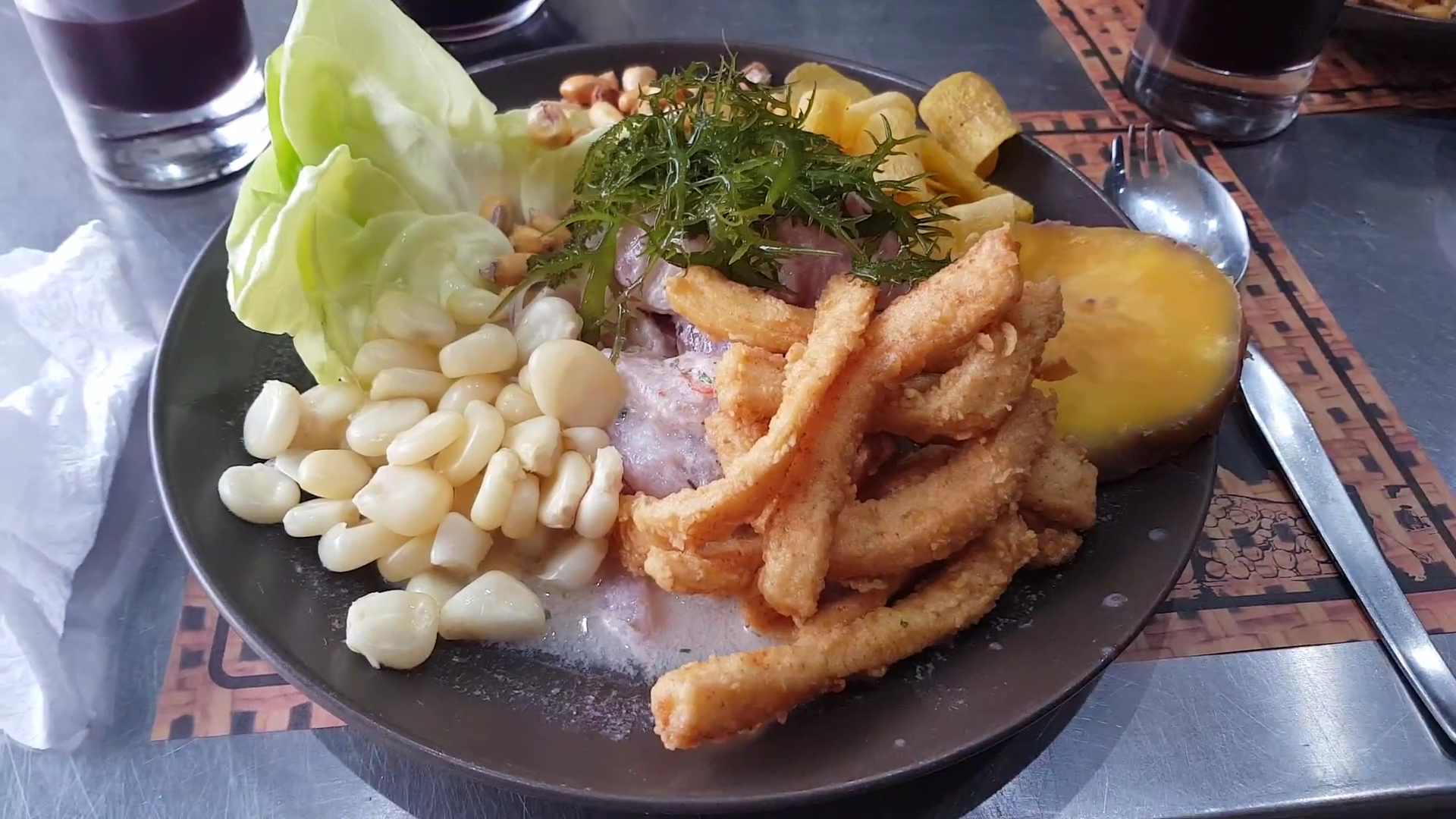Ceviche con chifles y bebida — El Cebiche de Ronald